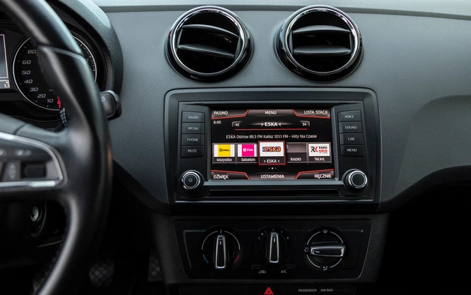 Seat Ibiza cena 32900 przebieg: 87395, rok produkcji 2016 z Piwniczna-Zdrój małe 106